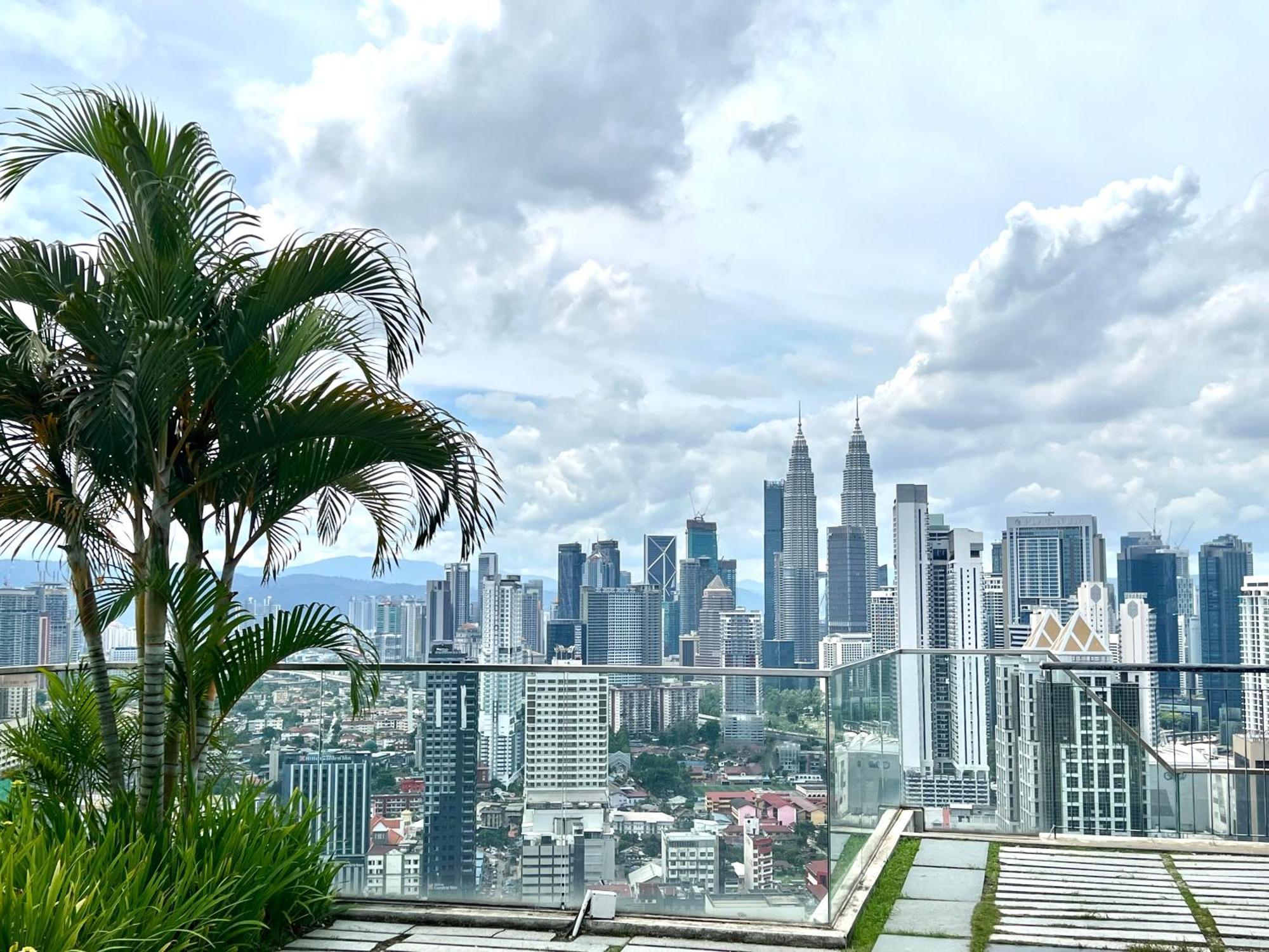 Regalia Service Suites Klcc Skypool Kuala Lumpur Eksteriør billede