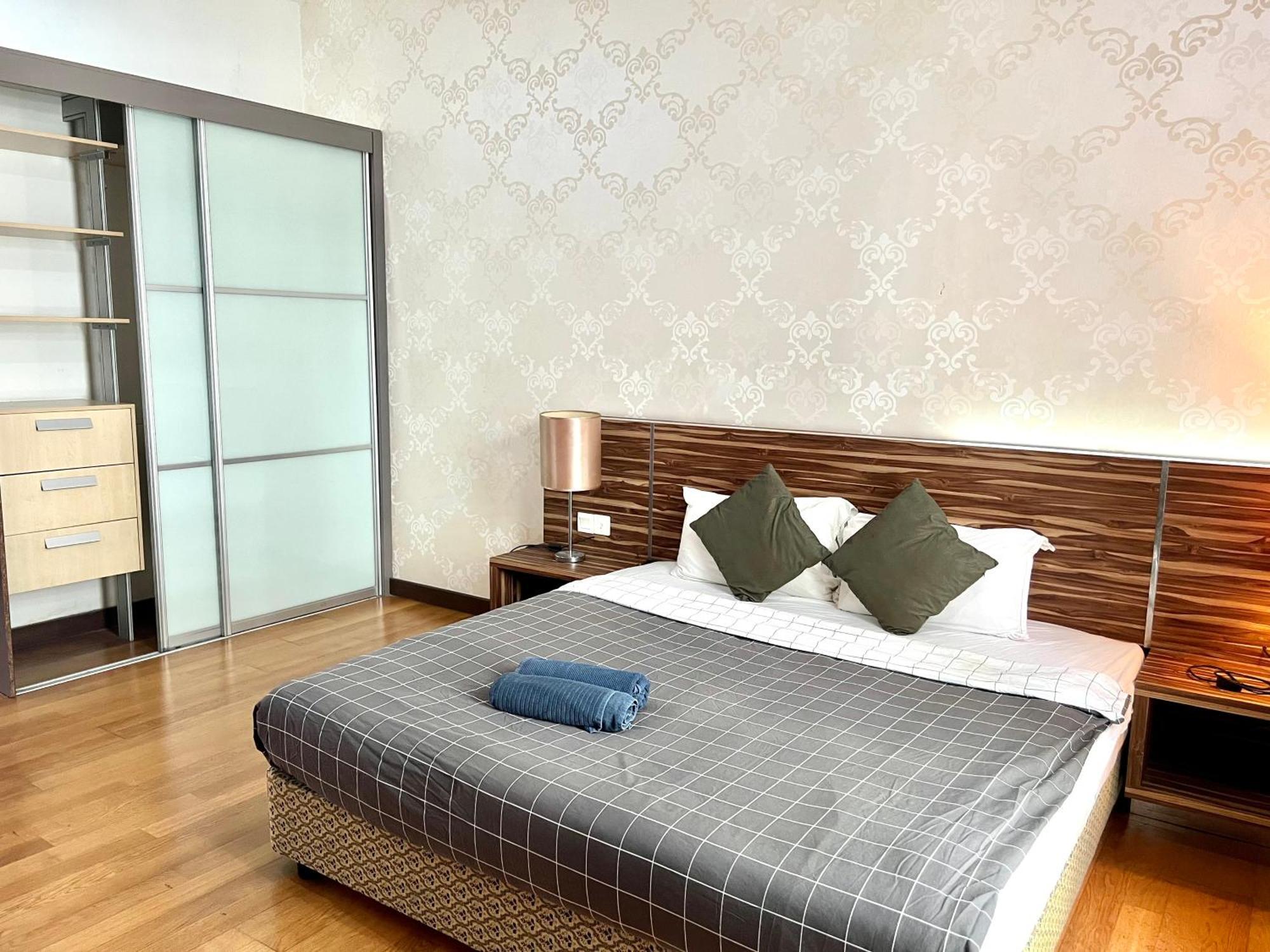 Regalia Service Suites Klcc Skypool Kuala Lumpur Værelse billede