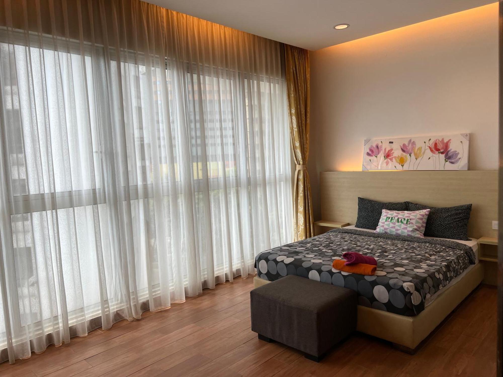 Regalia Service Suites Klcc Skypool Kuala Lumpur Værelse billede